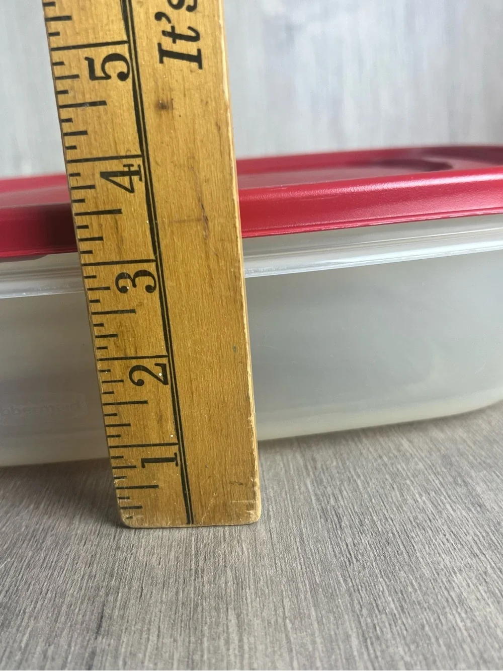 Rubbermaid Easy Find Lid Container 1.5 Gallon 24 Cup Red Freezer Safe 7J73